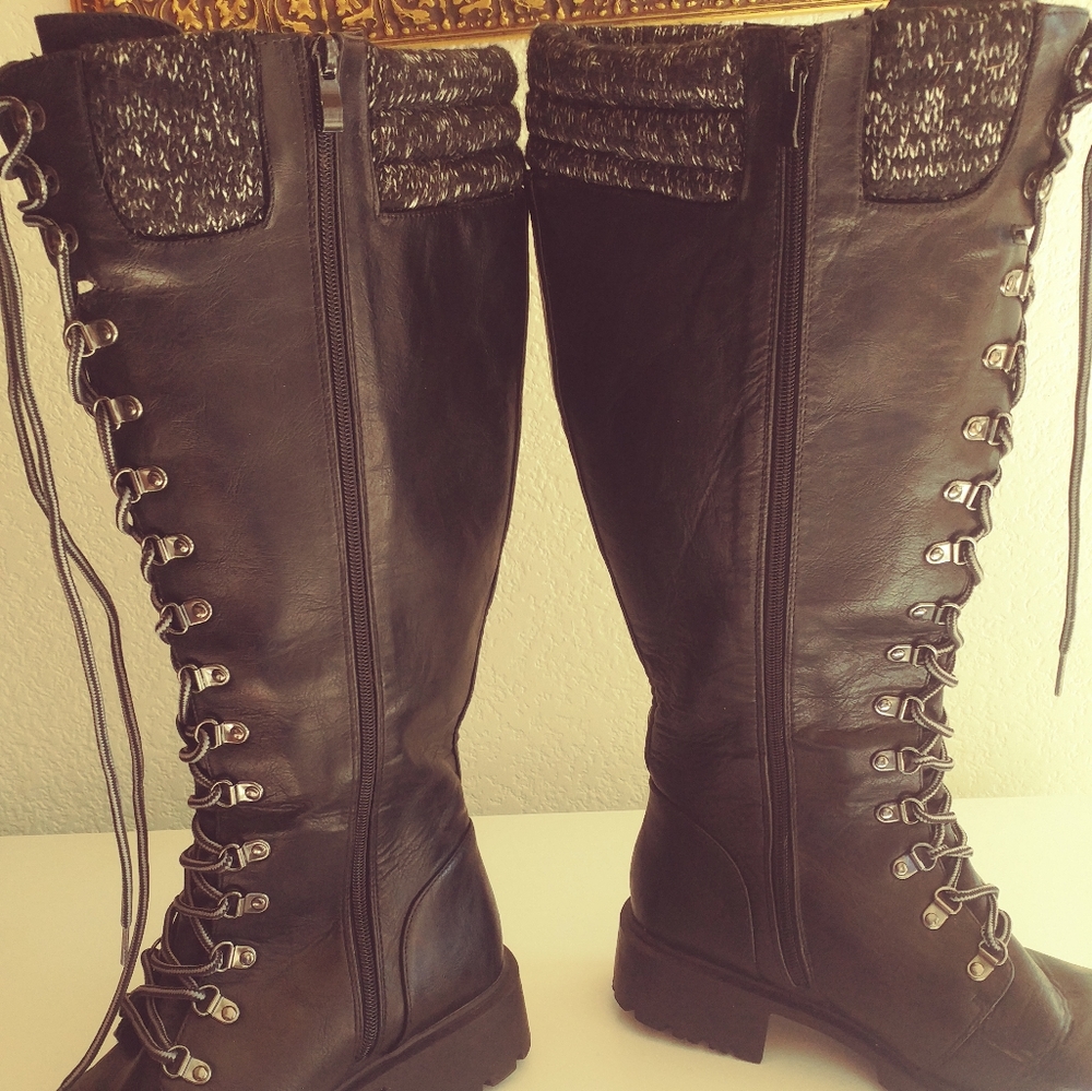 TORRID COMBAT KNEE BOOTS SIZE 10.